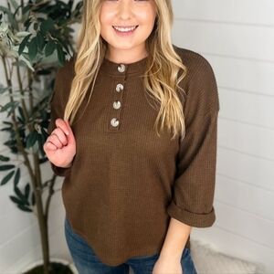 Andree By Unit Mocha Brown Button Waffle Knit Three Quarter Sleeve Top